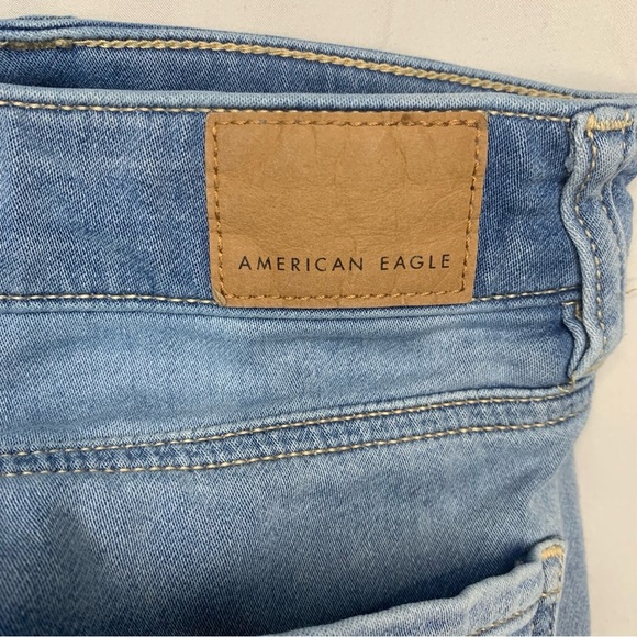 American Eagle Stretch Distressed Thrashed Women Lght Blue Jeans Sz 4 Extra Long - Picture 5 of 8